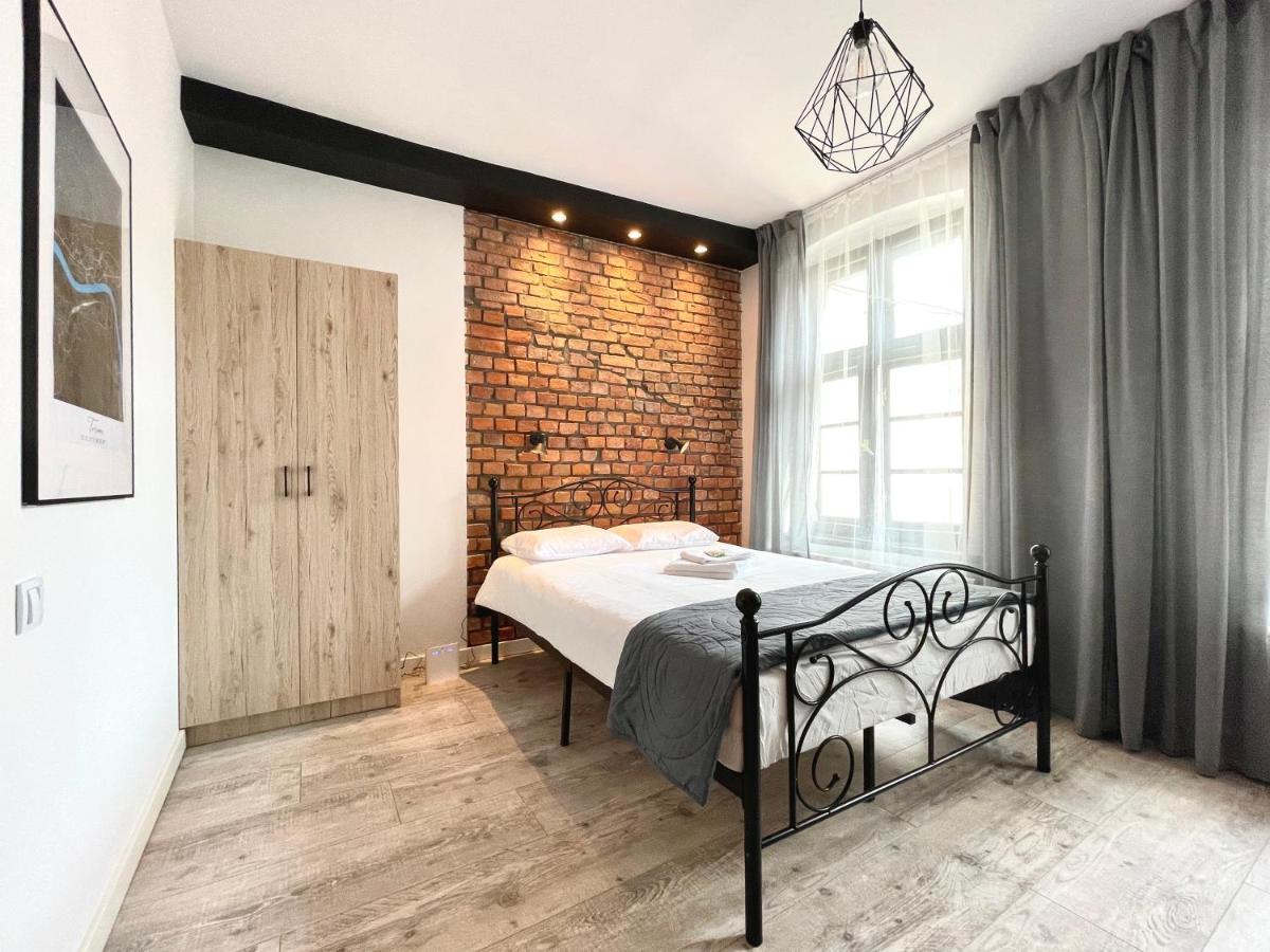 Copernicus Street Apartment - Broken Flowers And Twin Peaks Stary Toruń Dış mekan fotoğraf