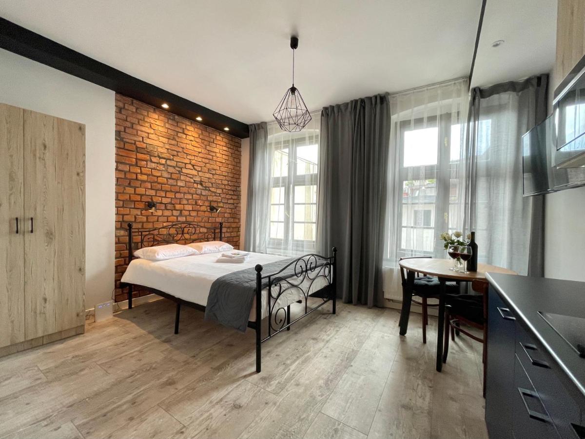 Copernicus Street Apartment - Broken Flowers And Twin Peaks Stary Toruń Dış mekan fotoğraf