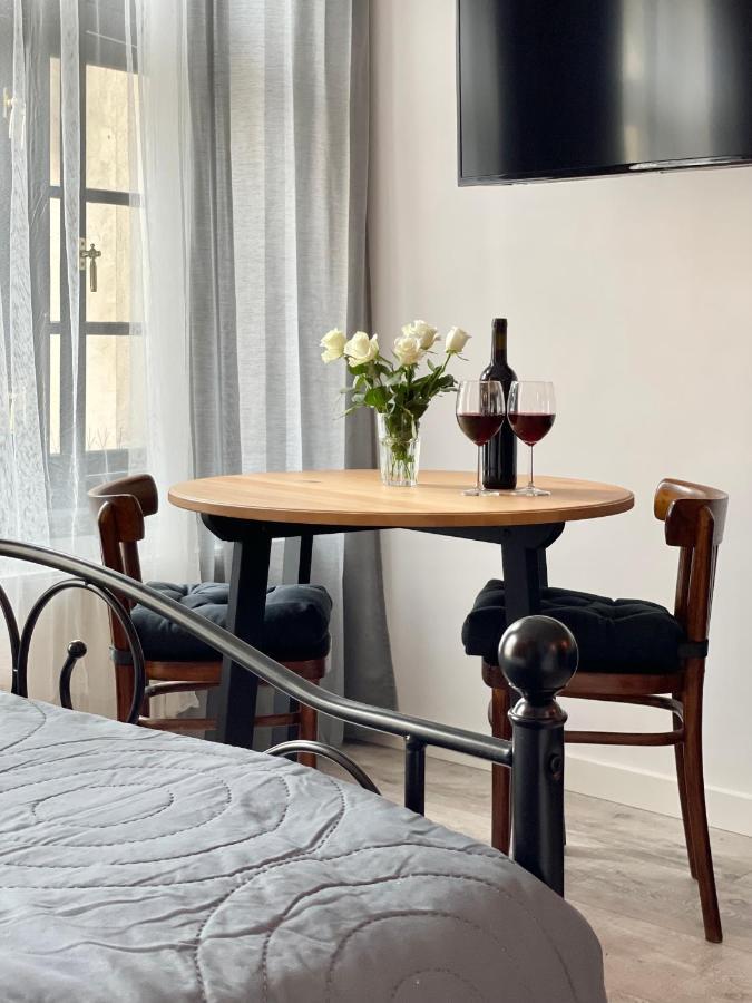 Copernicus Street Apartment - Broken Flowers And Twin Peaks Stary Toruń Dış mekan fotoğraf