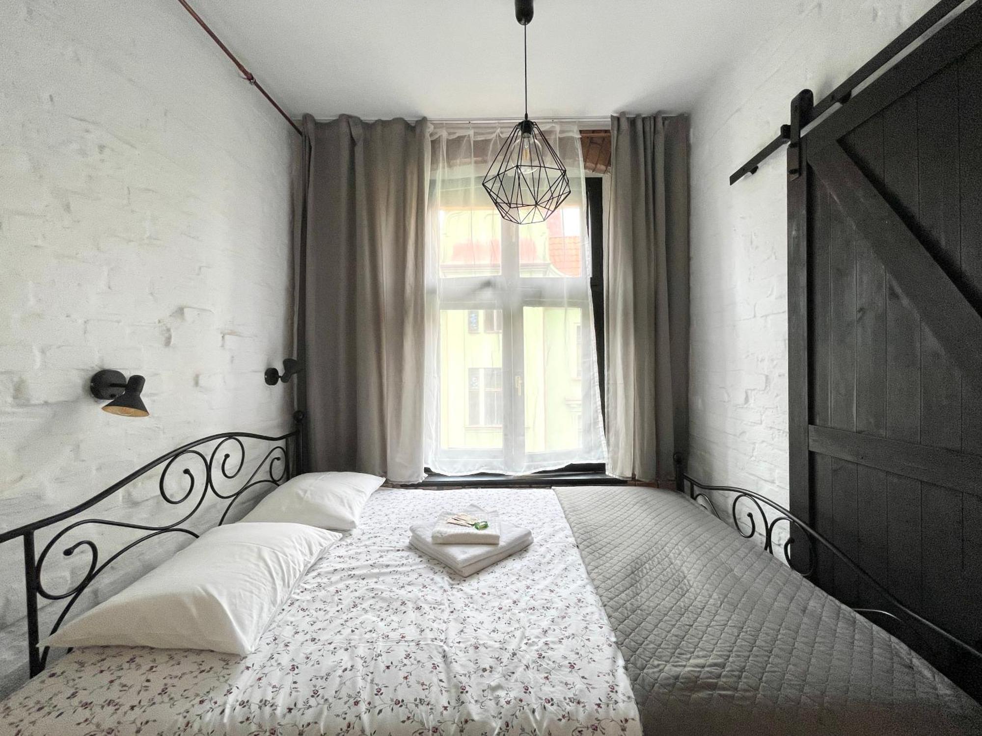 Copernicus Street Apartment - Broken Flowers And Twin Peaks Stary Toruń Dış mekan fotoğraf